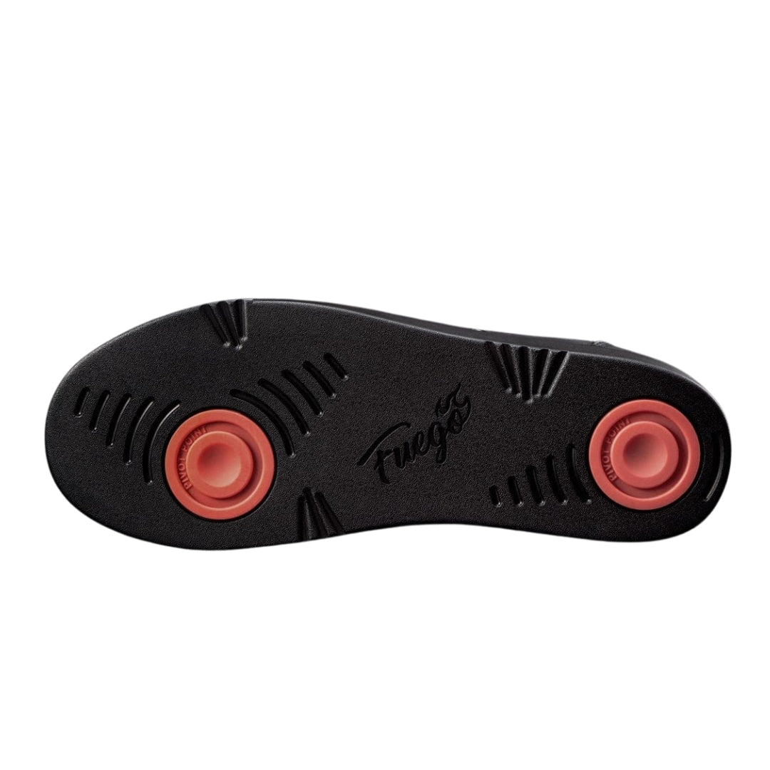 Der vegane Fuego High-Top-Tanzsneaker hat eine schwarze Sohle mit roten Griffen, inspiriert von Ataca La Alemana.